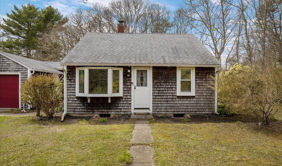61 Old Phinneys Ln, Barnstable, MA 02630 - 2 Beds, 2 Bath