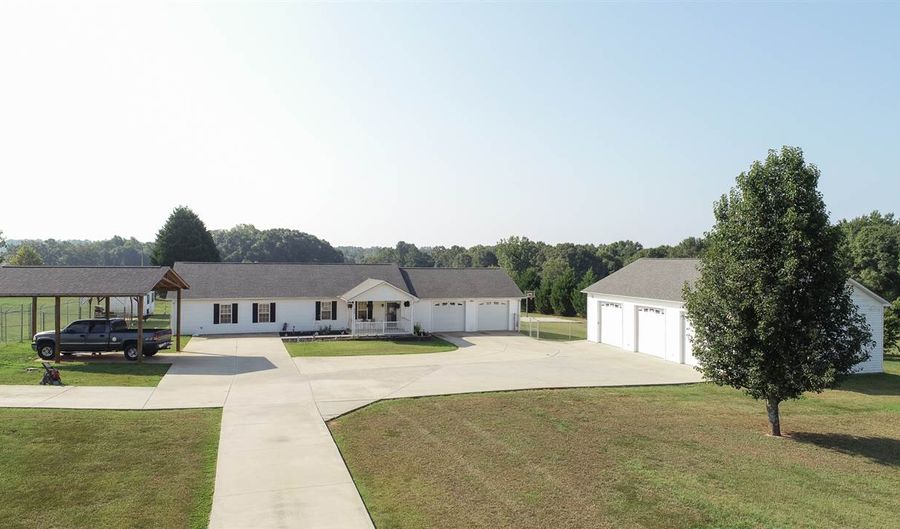 694 Monitor Dr, Anderson, SC 29626 - 3 Beds, 2 Bath
