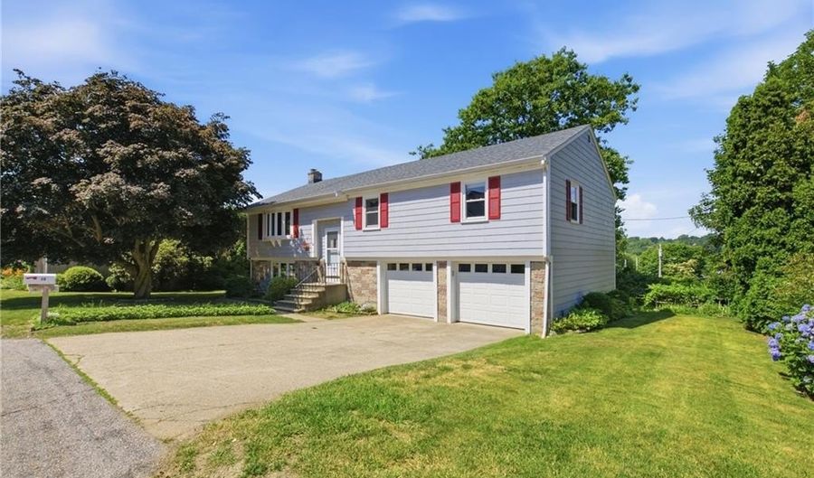 18 Continental Dr, Middletown, RI 02842 - 3 Beds, 3 Bath