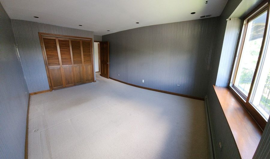 2424 E Oakton St 3C, Arlington Heights, IL 60004 - 1 Beds, 1 Bath