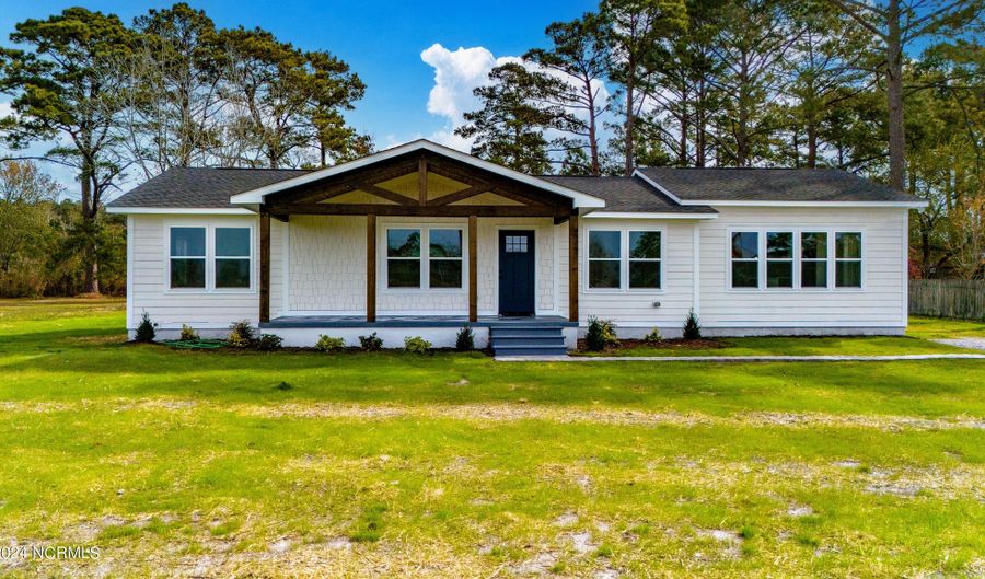 458 Campen Rd, Beaufort, NC 28516 - 3 Beds, 2 Bath