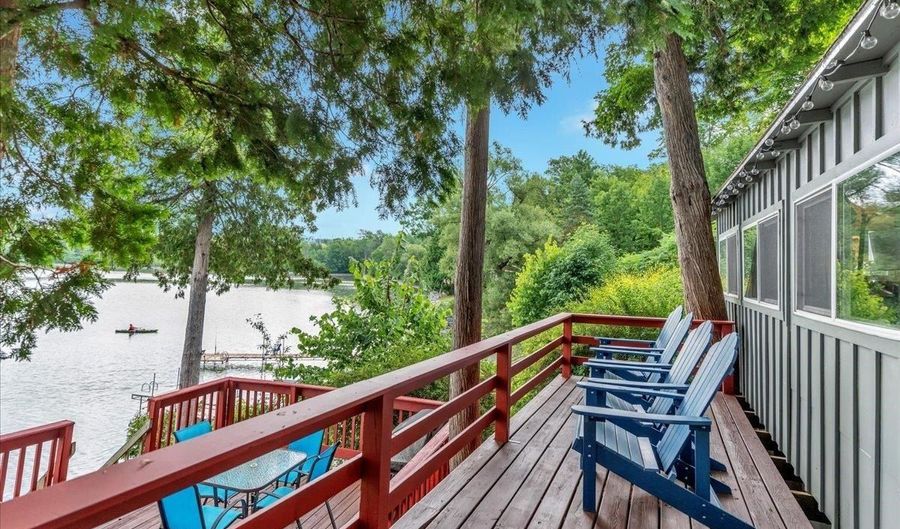 220 Way Ln, Bridport, VT 05734 - 2 Beds, 1 Bath