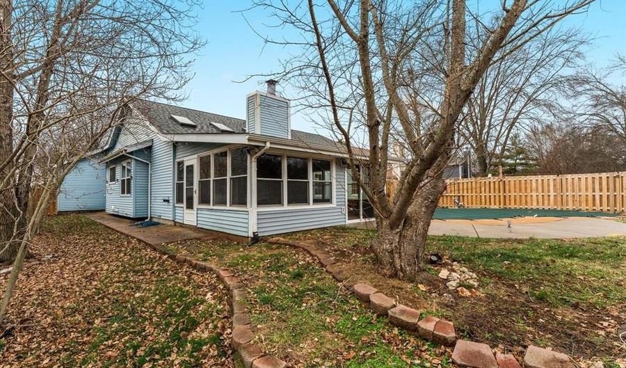 1329 Westbrooke Terrace Dr, Ballwin, MO 63021 - 4 Beds, 3 Bath