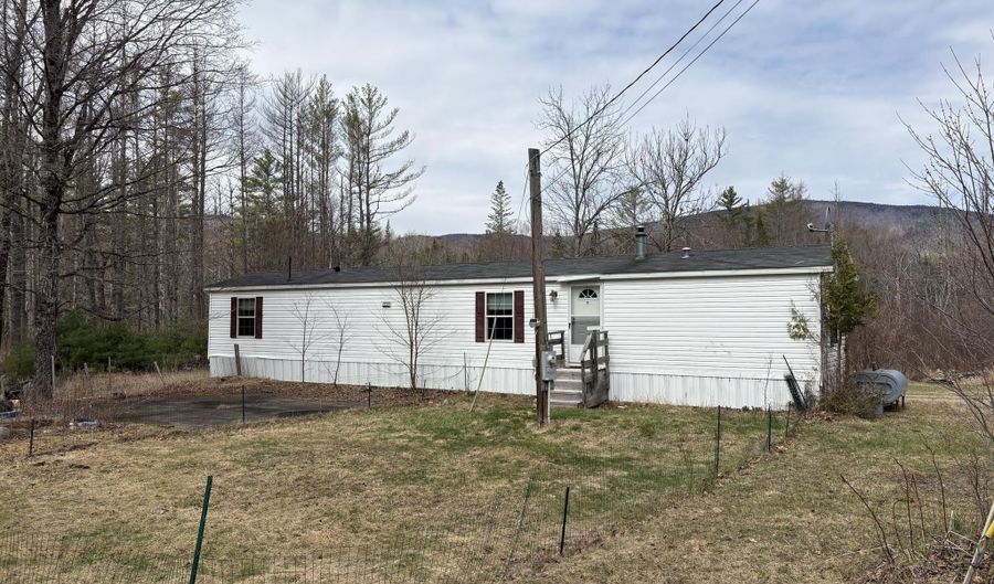89 Littlehale Rd, Andover, ME 04216 - 2 Beds, 1 Bath