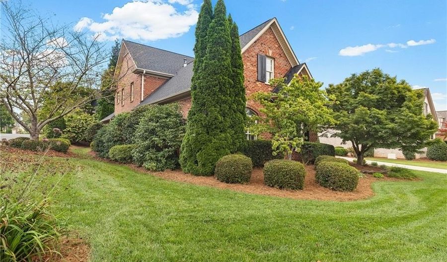 105 Sycamore Commons Ln, Advance, NC 27006 - 3 Beds, 4 Bath