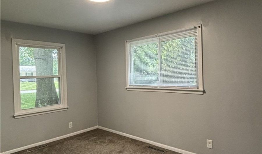 5109 Sterling Ave, Austintown, OH 44515 - 3 Beds, 1 Bath