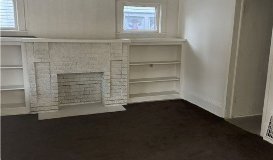 832 E Buchtel Ave, Akron, OH 44305 - 6 Beds, 2 Bath