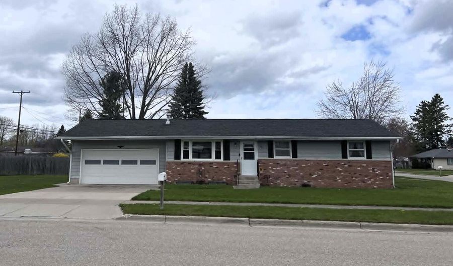 2337 Emmet St, Alpena, MI 49707 - 3 Beds, 1 Bath