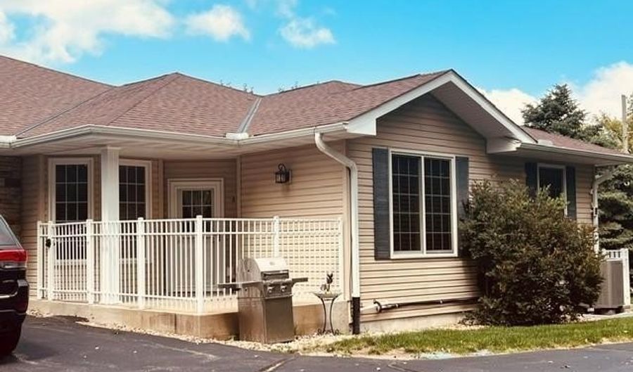 2201 7th St NW A, Austin, MN 55912 - 3 Beds, 3 Bath