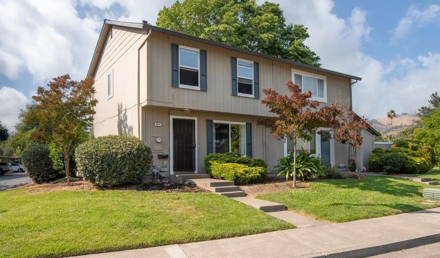 5015 Charmian Dr, Santa Rosa, CA 95409 - 2 Beds, 2 Bath