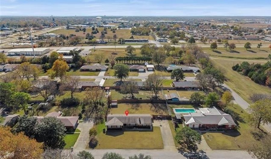 1206 N Meadow Dr, Ardmore, OK 73401 - 3 Beds, 2 Bath