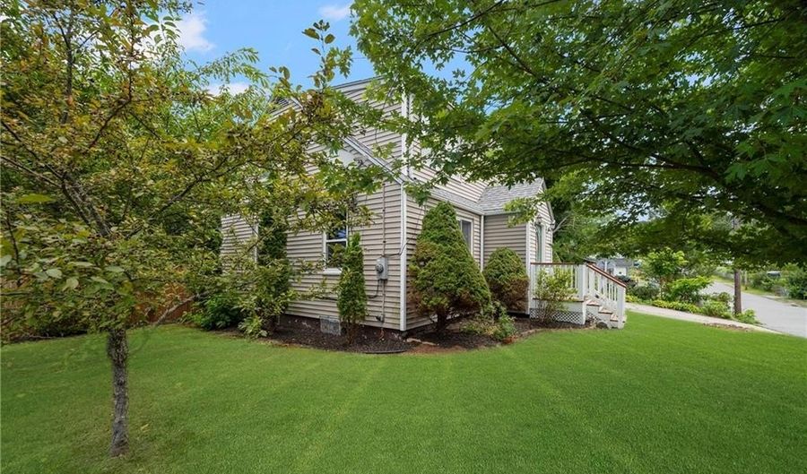 48 Piedmont St, Woonsocket, RI 02895 - 4 Beds, 3 Bath