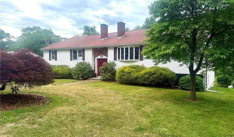 35 Brookdale St, Cumberland, RI 02864 - 8 Beds, 4 Bath