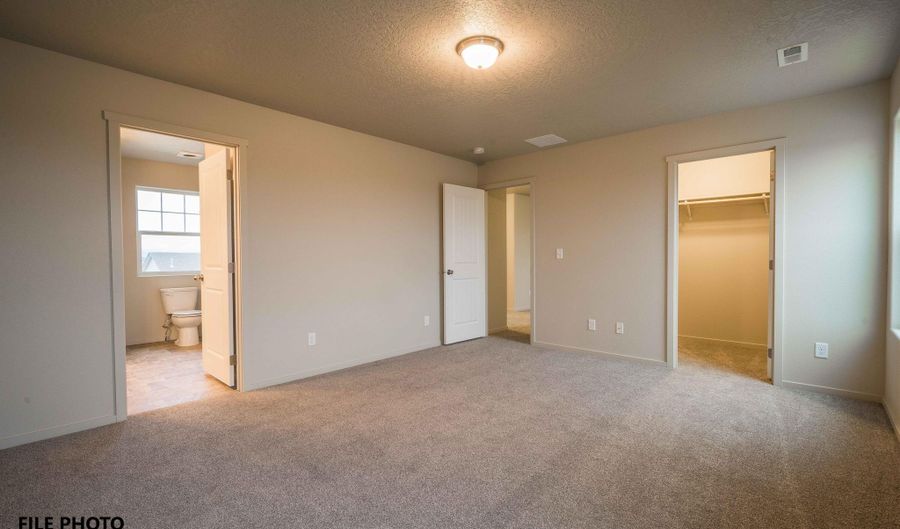 407 S TREELINE St, Airway Heights, WA 99001 - 3 Beds, 3 Bath