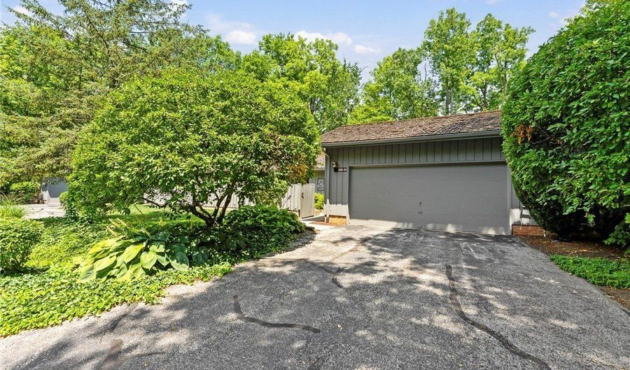 500-34 Russet Woods, Aurora, OH 44202 - 3 Beds, 2 Bath