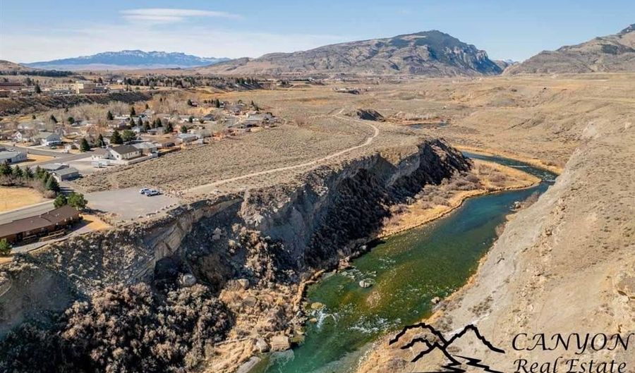 1014 Glade Ct, Cody, WY 82414 - 3 Beds, 2 Bath