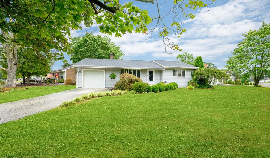 453 Cable Ave, Beachwood, NJ 08722 - 2 Beds, 1 Bath