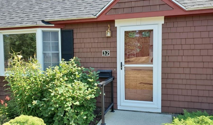 32 Cortland Cir 32, Bangor, ME 04401 - 2 Beds, 2 Bath