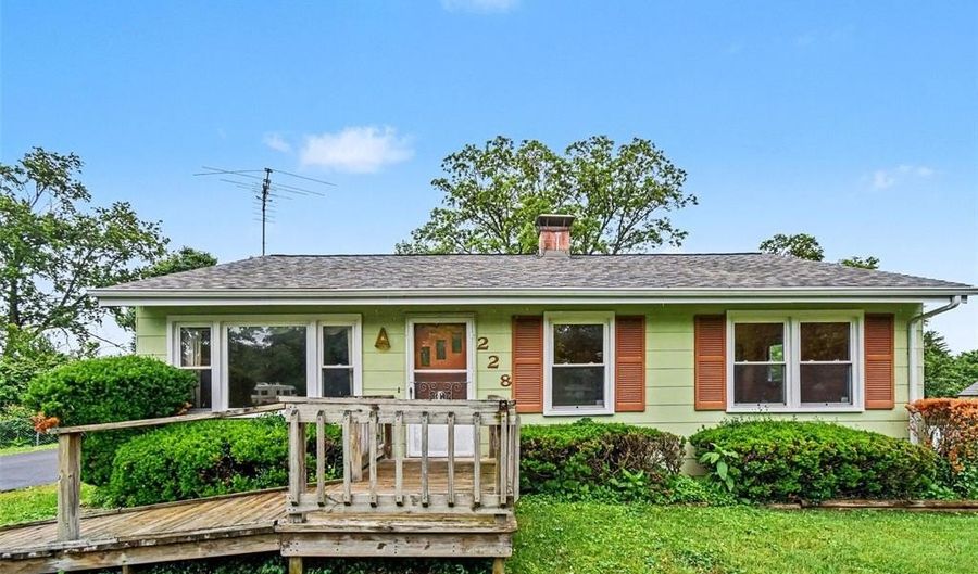 228 Newton Pl, Ballwin, MO 63021 - 3 Beds, 1 Bath
