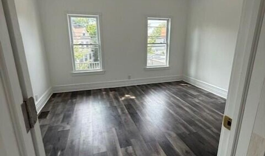 183 Market St, Amsterdam, NY 12010 - 5 Beds, 2 Bath