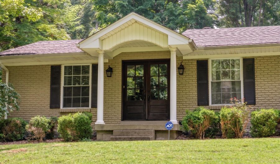 706 N Arbor Dr, Anchorage, KY 40223 - 3 Beds, 4 Bath