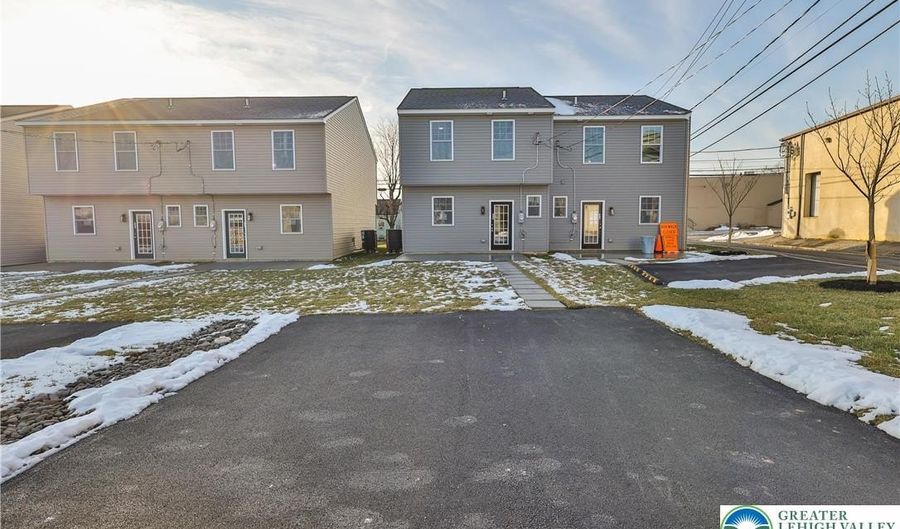 903 N Graham St, Allentown, PA 18109 - 3 Beds, 3 Bath