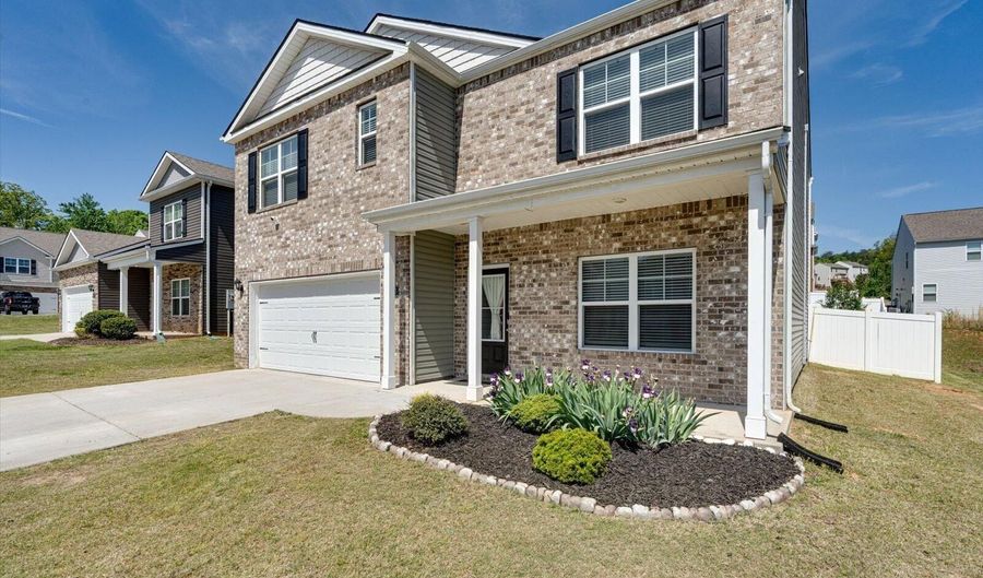 9813 Ramble Brook Ln, Apison, TN 37302 - 5 Beds, 3 Bath