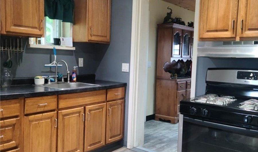 197 Chestnut St, Andover, OH 44003 - 3 Beds, 1 Bath