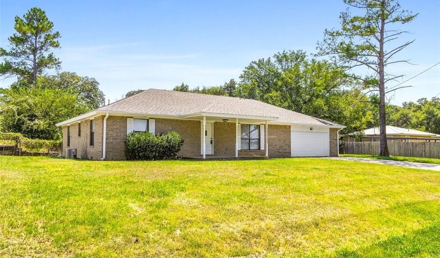 3206 E Bankhead Hwy, Weatherford, TX 76087 - 2 Beds, 1 Bath