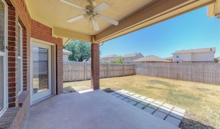 10465 Fossil Hill Dr, Fort Worth, TX 76131 - 3 Beds, 2 Bath