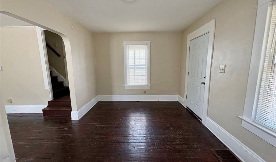 141 Fulton St, Akron, OH 44305 - 3 Beds, 1 Bath