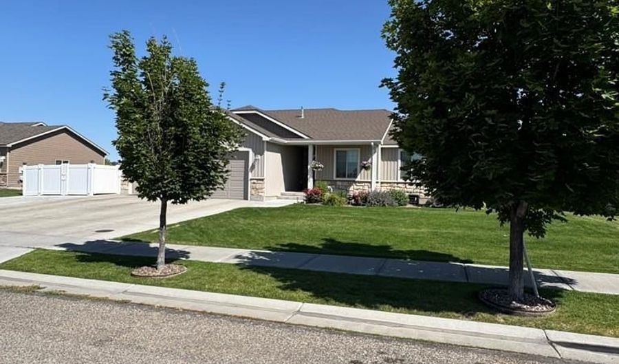 4257 E Vision Dr, Idaho Falls, ID 83401 - 6 Beds, 3 Bath