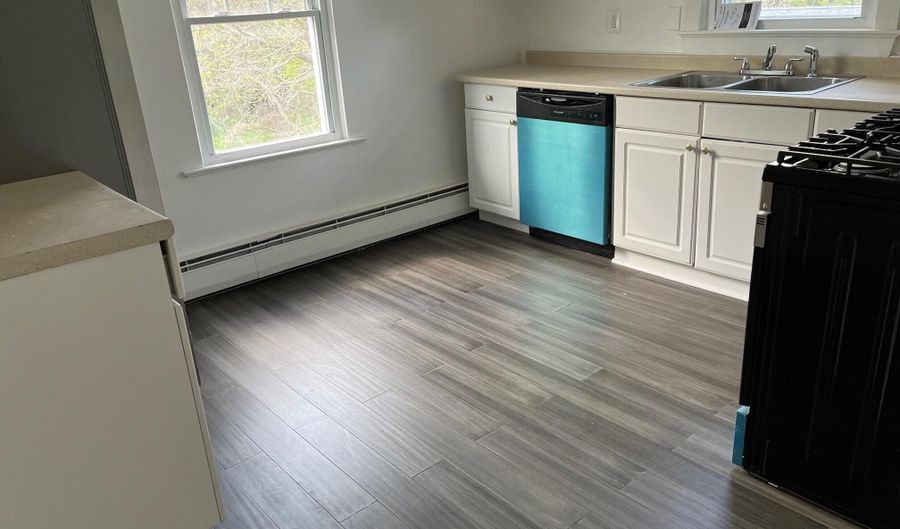 724 W Bay Ave, Barnegat, NJ 08005 - 4 Beds, 2 Bath