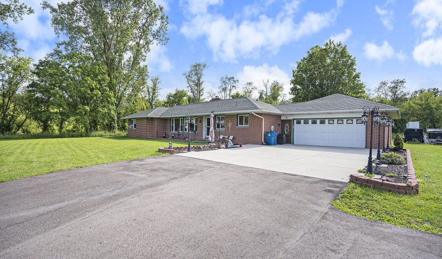 956 29 1/2 Mile Rd, Albion, MI 49224 - 3 Beds, 2 Bath