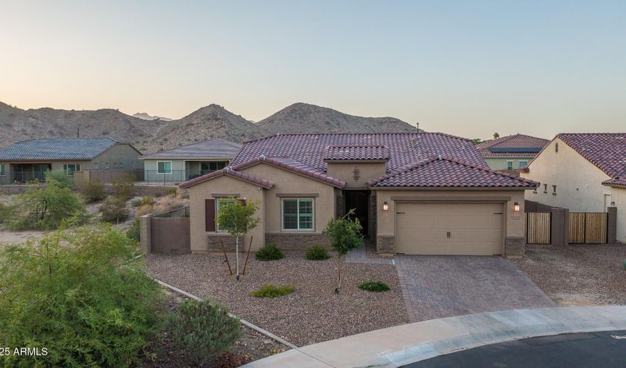 21150 W CAMBRIDGE Ave, Buckeye, AZ 85396 - 4 Beds, 4 Bath
