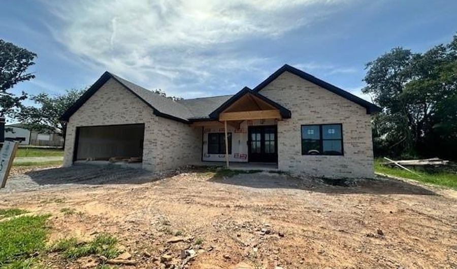 911 Bodey St, Barling, AR 72923 - 3 Beds, 2 Bath