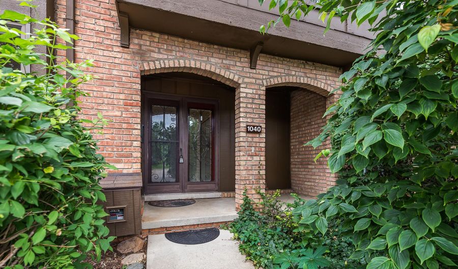 1040 Greenhills Dr, Ann Arbor, MI 48105 - 4 Beds, 3 Bath