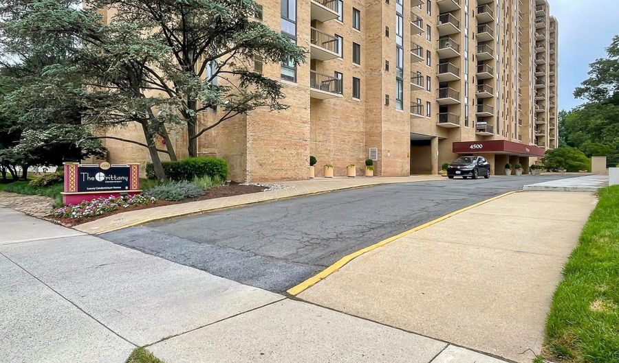4500 S FOUR MILE RUN Dr 623, Arlington, VA 22204 - 2 Beds, 2 Bath