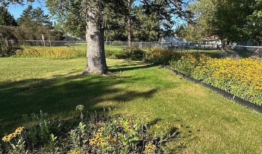 51 Elm Blvd, Babbitt, MN 55706 - 2 Beds, 2 Bath