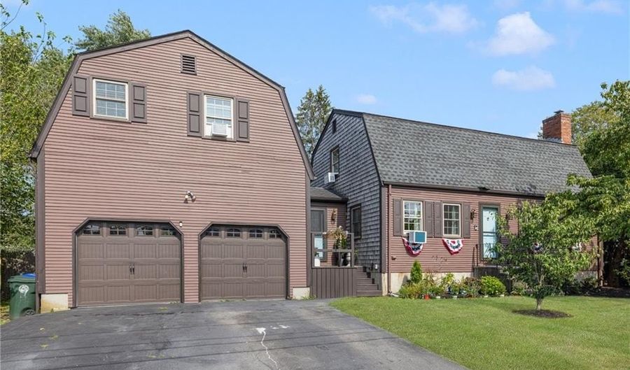 45 E St, Bristol, RI 02809 - 1 Beds, 1 Bath