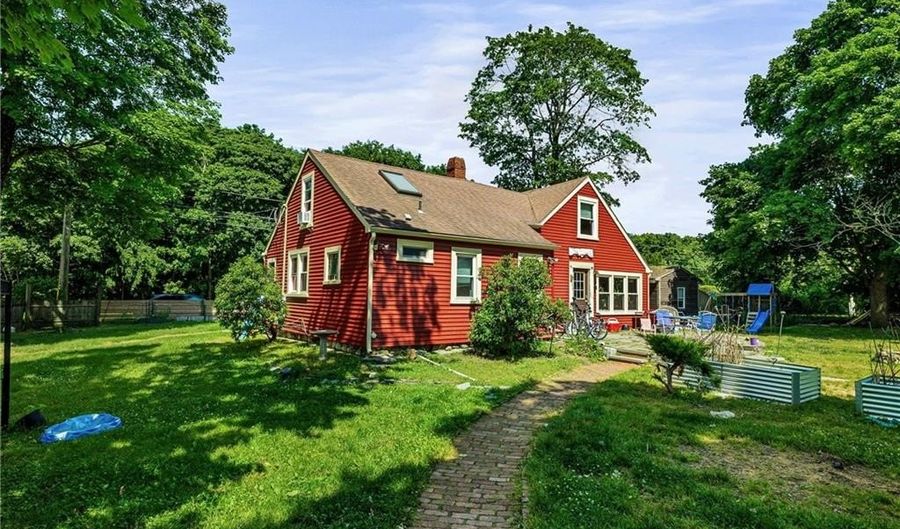 1707 Diamond Hill Rd, Cumberland, RI 02864 - 4 Beds, 2 Bath