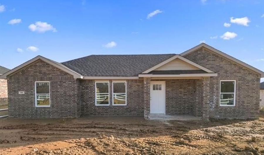 686 W 6th St, Atoka, OK 74525 - 3 Beds, 2 Bath