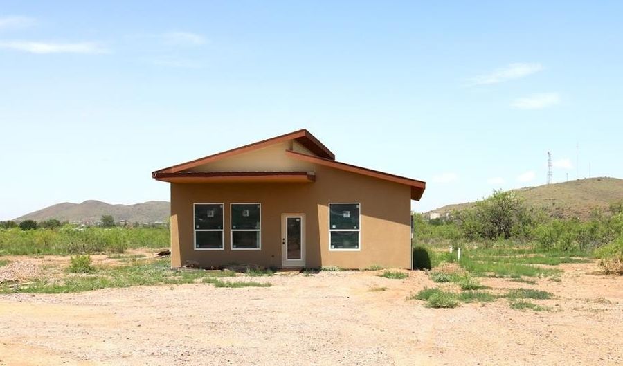 416 Sagebrush Rd, Alpine, TX 79830 - 2 Beds, 2 Bath