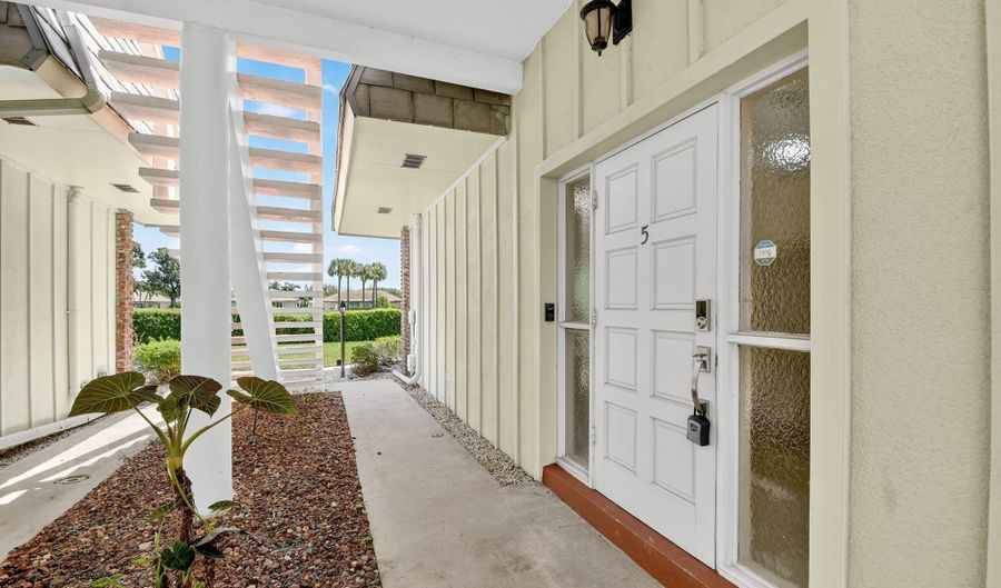 324 Orange Tree Dr 5, Atlantis, FL 33462 - 2 Beds, 2 Bath