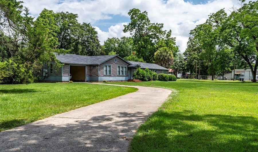703 A & B Adderton St, Americus, GA 31719 - 4 Beds, 2 Bath
