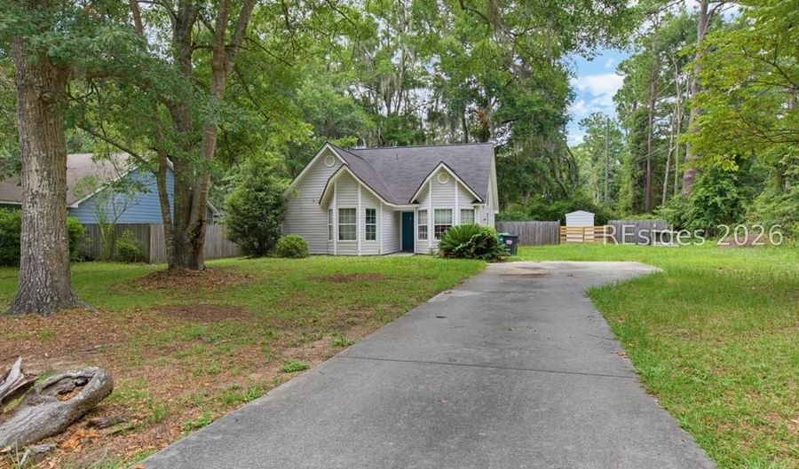 2 Burlington Land Rd, Beaufort, SC 29906 - 3 Beds, 2 Bath