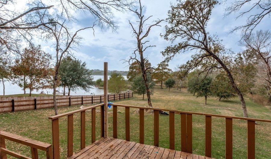 1612 Woodview Dr, Alvarado, TX 76009 - 3 Beds, 2 Bath