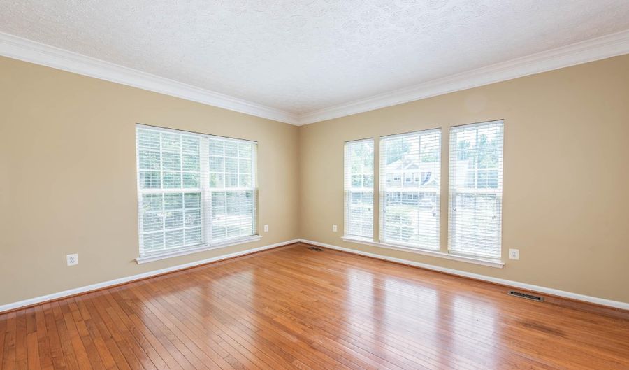 583 WINDSONG Dr, Aberdeen, MD 21001 - 5 Beds, 5 Bath