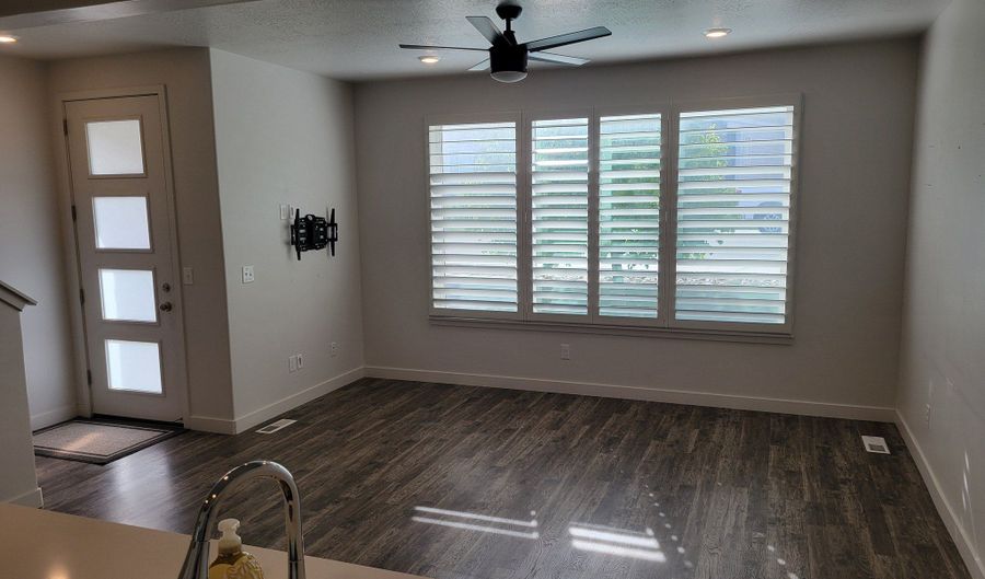 15451 S MIDNIGHT Way, Bluffdale, UT 84065 - 3 Beds, 2 Bath