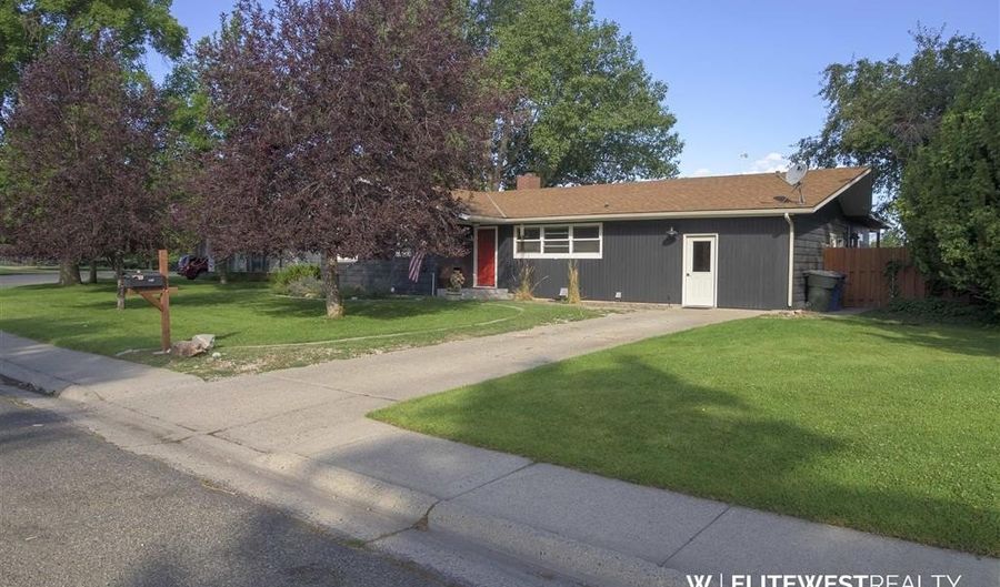 2513 Newton Ave, Cody, WY 82414 - 3 Beds, 1 Bath